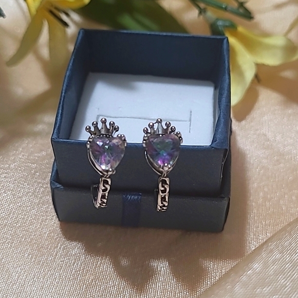 925 Vintage Love Heart Zircon Crown Hoop Earrings. Almost all photos tak… - Picture 8 of 11